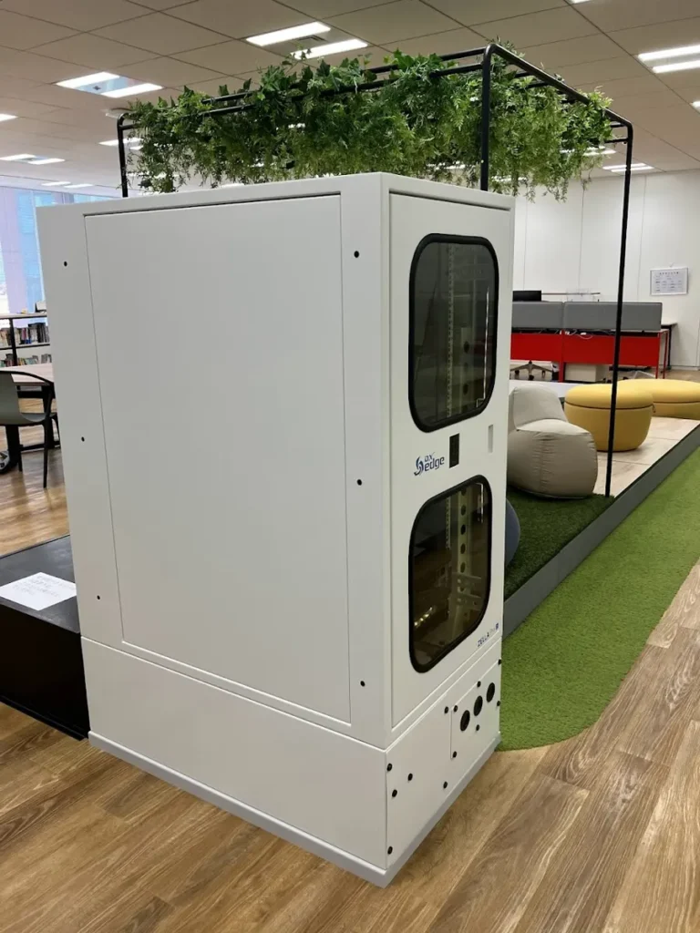 Baies de serveurs dans un datacenter