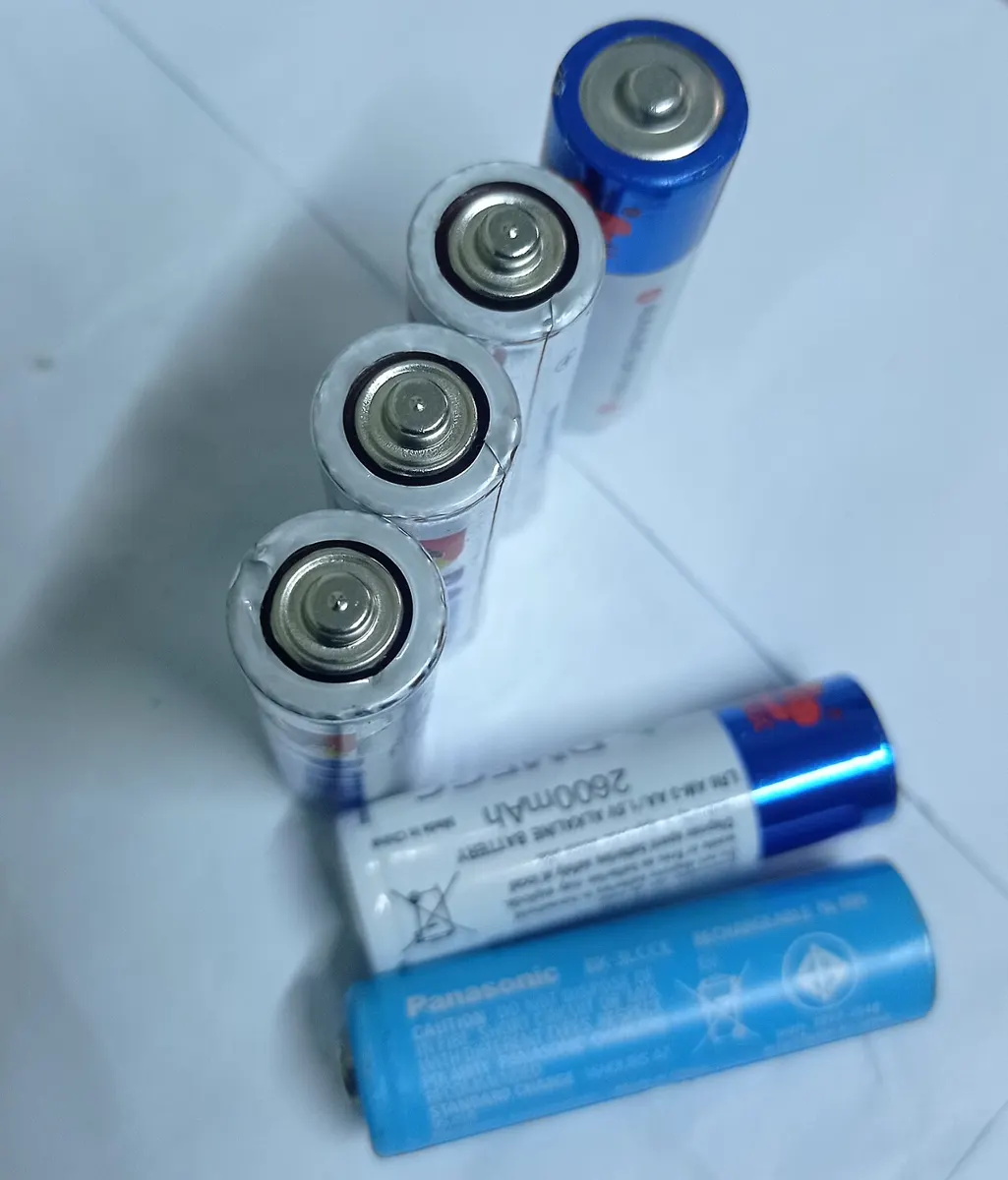 Batterie et câbles de recharge