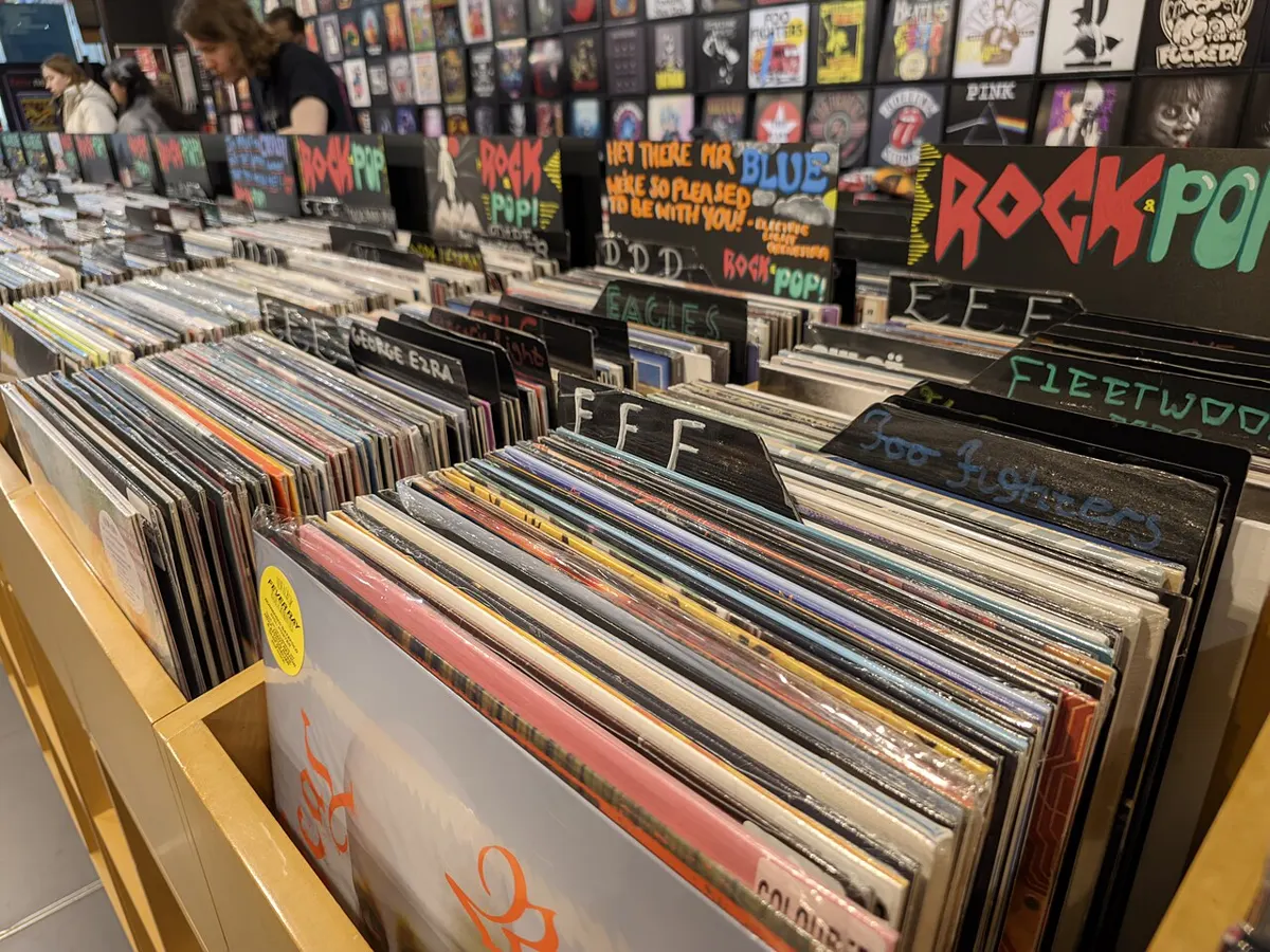 Disque vinyle sur une platine