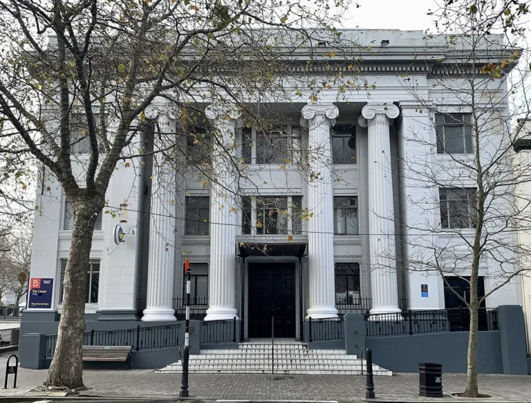 Façade d'une banque