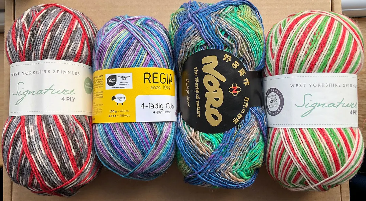 Pelotes de laine colorées